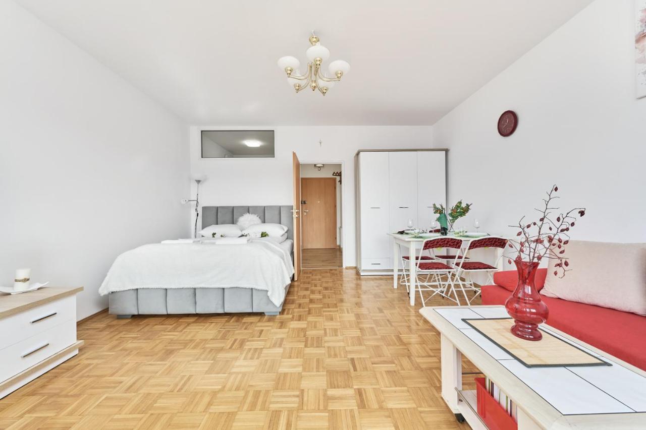 Apartments Wroclaw Legnicka By Noclegi Renters Extérieur photo