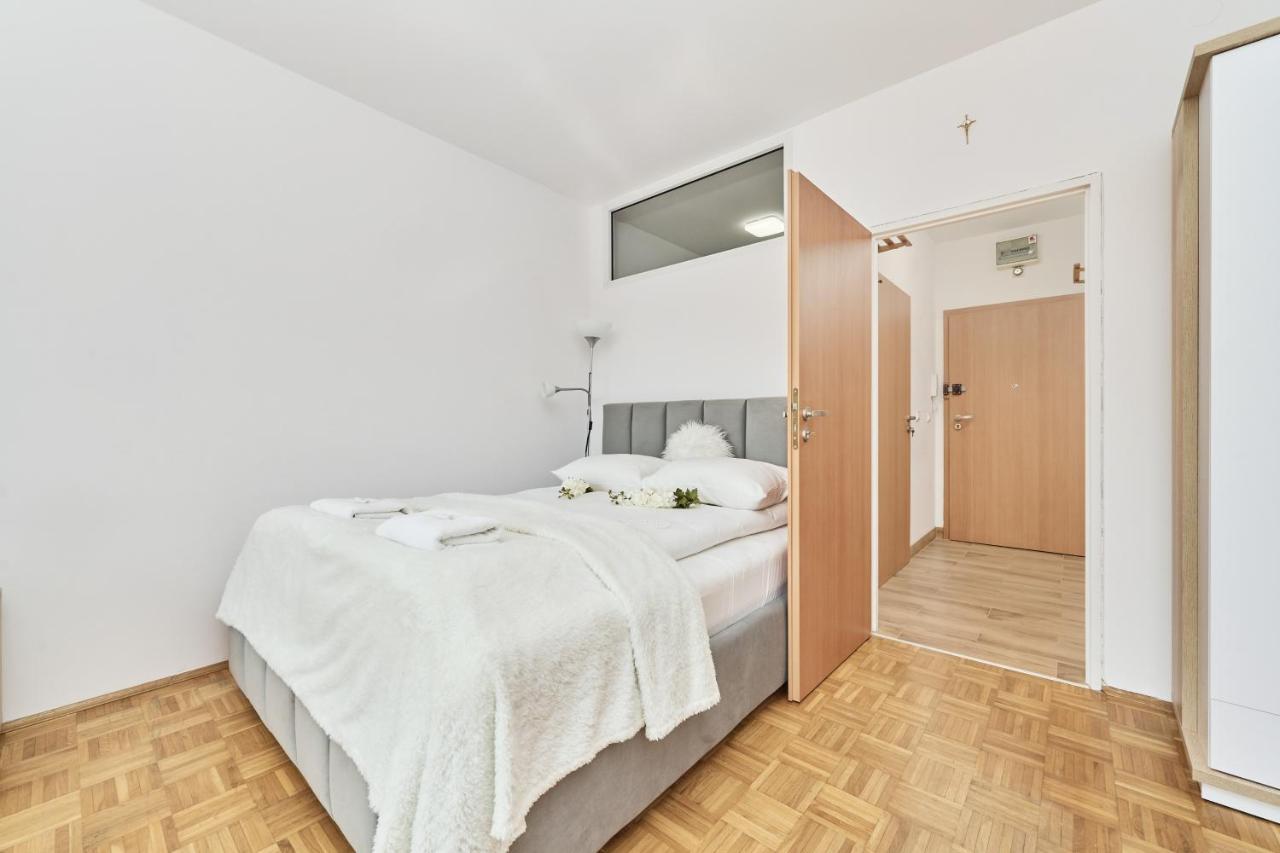 Apartments Wroclaw Legnicka By Noclegi Renters Extérieur photo